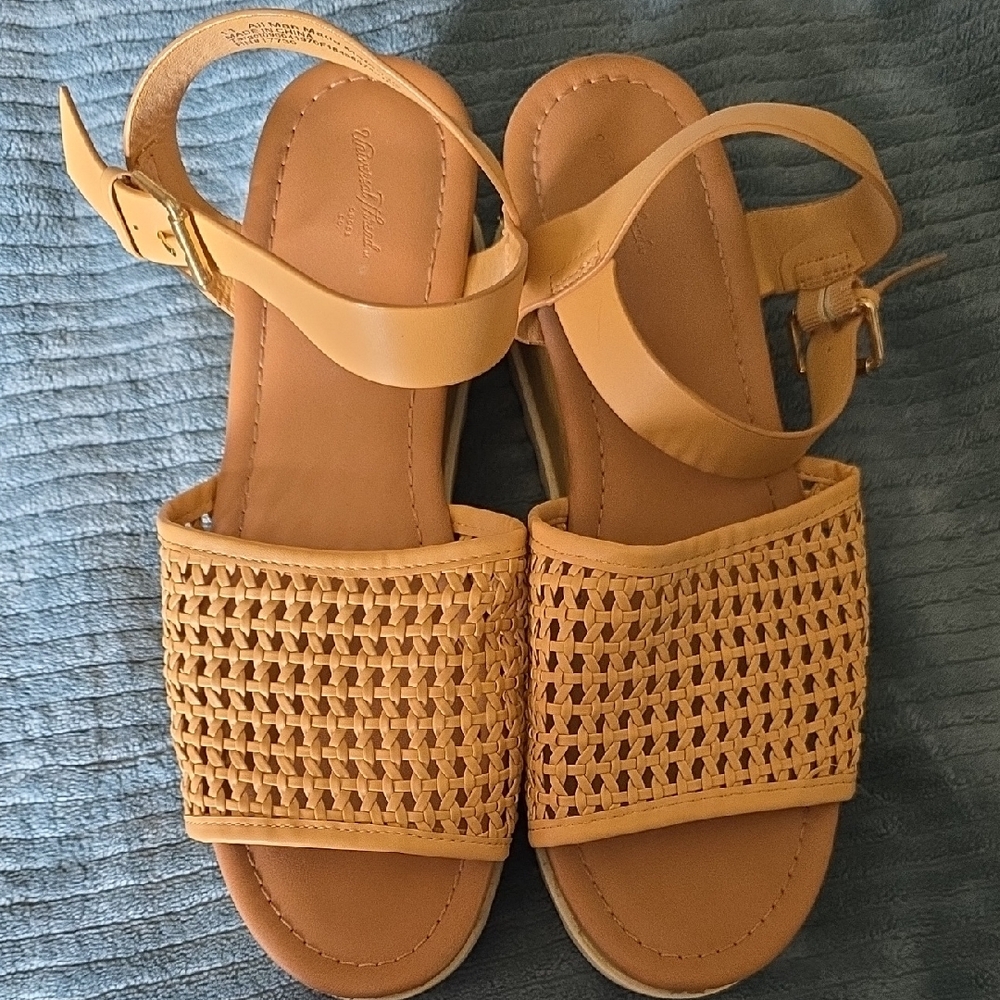 Universal Thread Tan Sandals with Ankle Strap